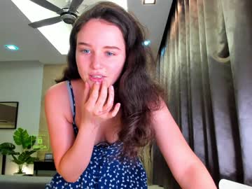 latina cam girl demurelixir image #2657581