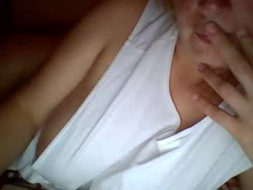 girl_ttt_ latina cam