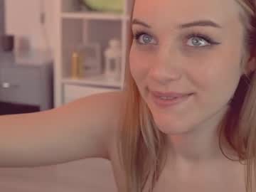 latina cam girl mia_milagros image #953134