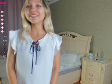 latina cam girl mooon_and_sun image #3340615