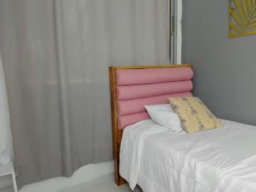 latina cam girl roberta_lipa image #1615570
