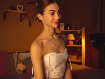 latina cam girl cuteelsa_ image #4053738