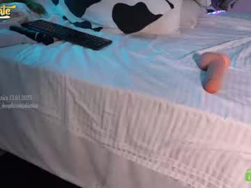 latina cam girl _deepthroatgalactica image #2327227