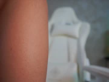 latina cam girl xoxo_emma image #1503675