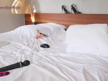latina cam girl emilia98xxx image #3397941