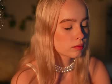 latina cam girl mother__of__dragons image #3748912