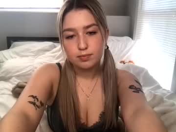 latina cam girl babyypixiee image #1157492