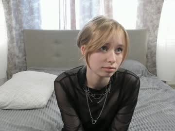 latina cam girl queeniedonnay image #4633817