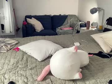 latina cam girl strawberryjamx image #237363