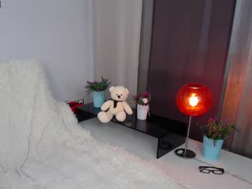 latina cam girl yana_squrel_22 image #2568964