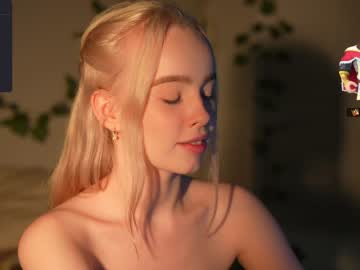 latina cam girl mother__of__dragons image #3725226