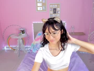 latina cam girl little_effy18 image #1708977