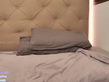 latina cam girl bunnyblondy image #2811657