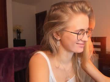 latina cam girl linellali image #2023181