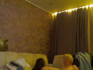 latina cam couple alyx1 image #4474280