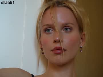 latina cam girl ellaa91 image #3585771