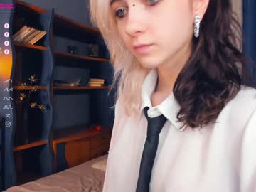 latina cam girl deliaderrick image #4491399