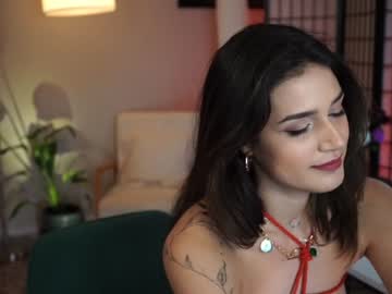 latina cam girl jadeperez_ image #2400944
