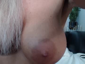 latina cam girl marrylouanne image #27693
