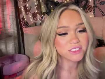 latina cam girl ari_02 image #3886299