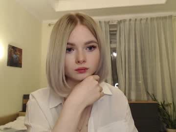 latina cam girl yvaine777 image #549097