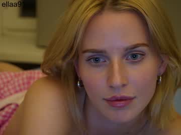 latina cam girl ellaa91 image #3591368