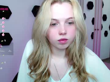 latina cam girl small_blondee image #2799007