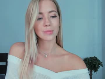 latina cam girl emmi_rosee image #174956