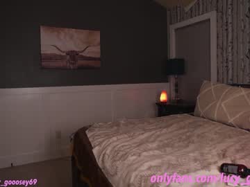 latina cam girl lucy_gooosey image #4172912