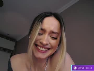 latina cam girl _yvie_ image #2512092