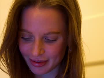 latina cam girl ellaa91 image #454151
