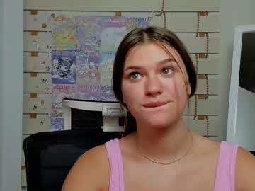 monika_youu latina cam