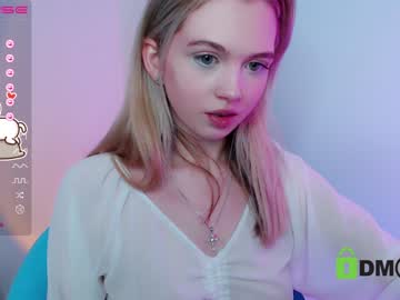 latina cam girl small_blondee image #2240031