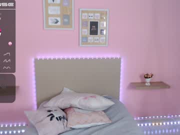 latina cam girl little_effy18 image #23539