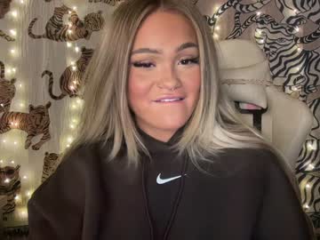 latina cam girl ari_02 image #3455132