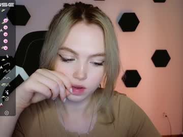 latina cam girl small_blondee image #3059326