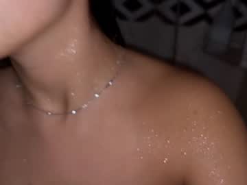 latina cam girl emilybatee image #3941784