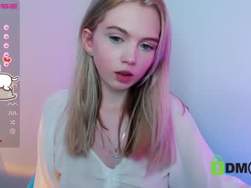latina cam girl small_blondee image #2240297