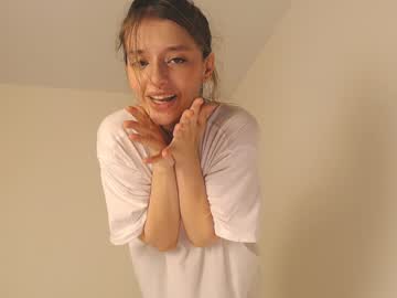 latina cam girl lesi_moon image #3314070