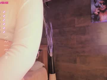 latina cam girl yolandabertha image #2538179