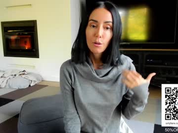 latina cam girl miiiawallace image #1866283