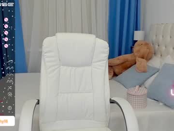 latina cam girl emmika_ image #3085361