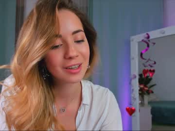 latina cam girl emmi_rosee image #2488736