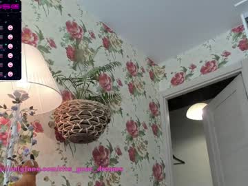 latina cam girl tits_your_dreams image #1245037