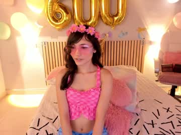 latina cam girl little_effy18 image #3066448