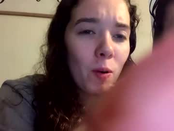 latina cam girl kylieexoxoxo2432 image #4056881