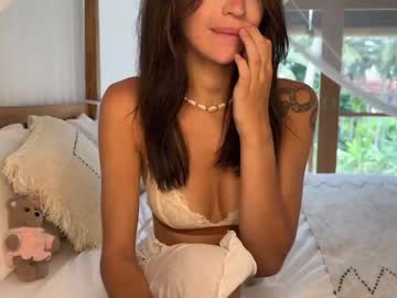 latina cam girl cuteelsa_ image #4249077