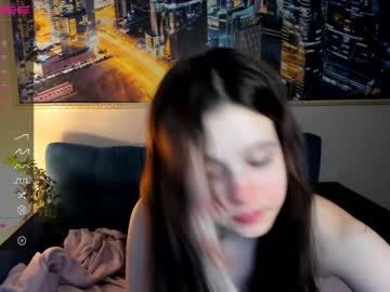 latina cam girl nessa_more image #2351455