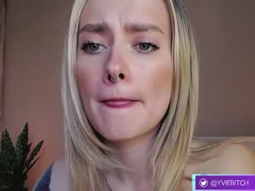 latina cam girl _yvie_ image #2655653