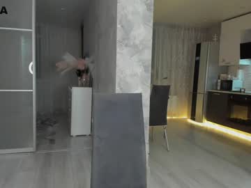 latina cam girl mia_devill image #2745394